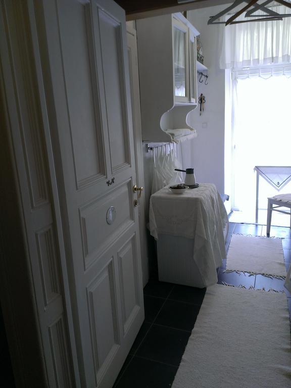 ホテル ゲスト ハウス イリキ プラク ザグレブ 部屋 写真
